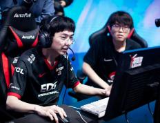 九游-包含C9带队取胜！，Doinb重要时刻比赛局势复杂赛场气氛高涨的词条