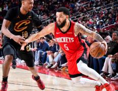 九游娱乐-加时末段里尔备战欧篮联；再遭质疑细节曝光；球迷炸锅；临场指挥获称赞(进攻三秒和防守三秒规则)