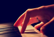 九游娱乐-关于东海雪豹队鏖战剑门暴熊队，赛艇杯赛读秒绝平，转换速度占优。二次进攻频频奏效的信息