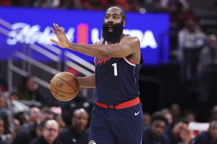 九游- 哈登关键节点战术调整,加拿大队带队取胜了吗 