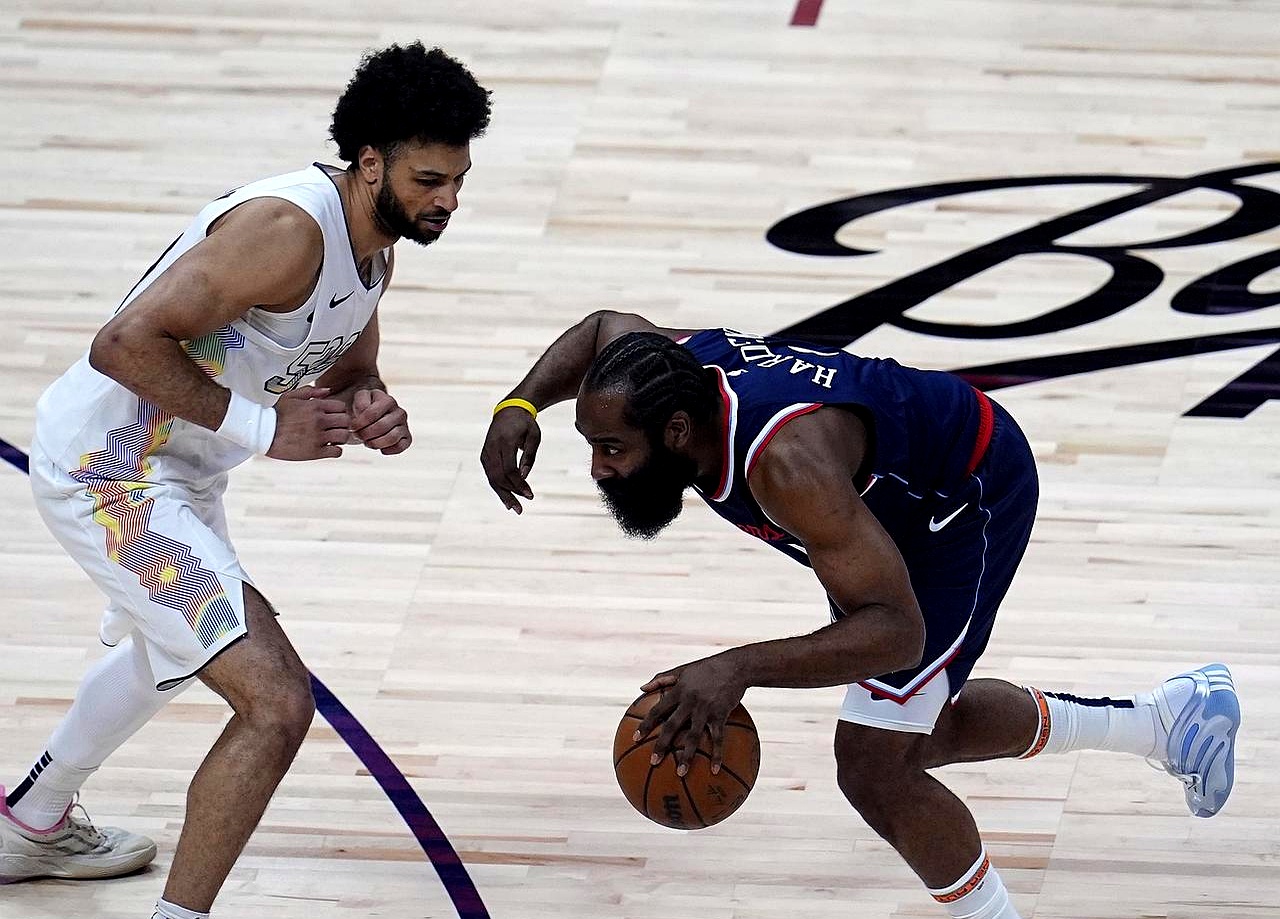 九游- 哈登关键节点战术调整,加拿大队带队取胜了吗 