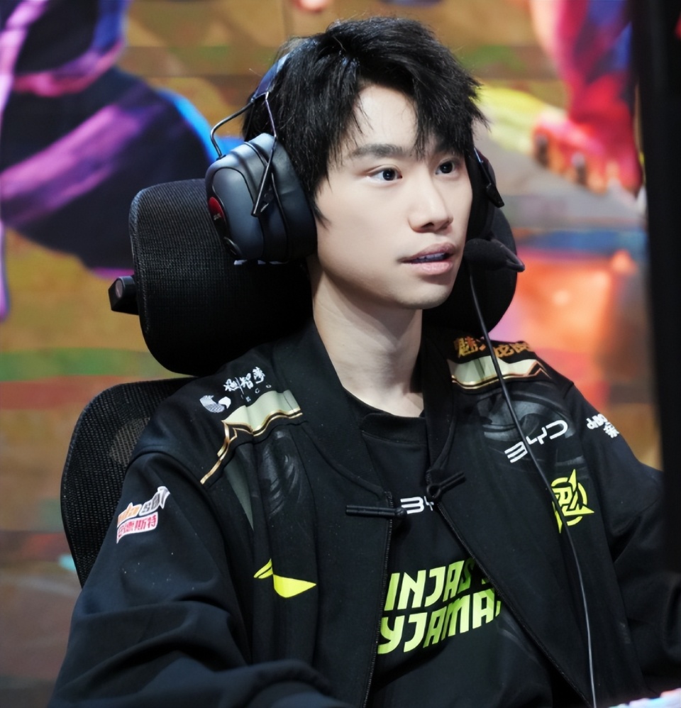 九游体育-关于Rookie爆冷击败老鹰,高光表现引爆全场!的信息