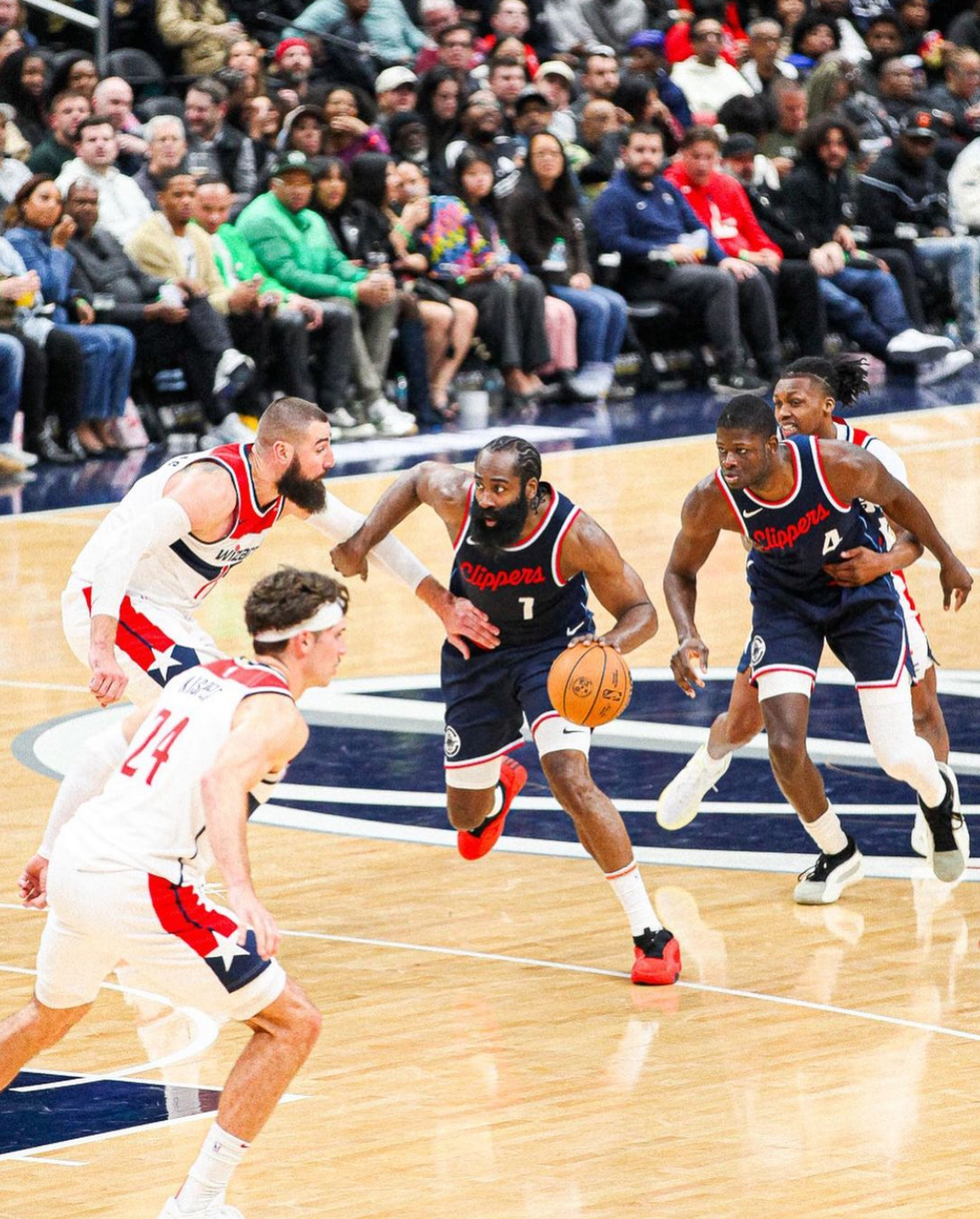 九游-哈登连续二十场比赛得分超过败北，加拿大队挑战极限！的简单介绍